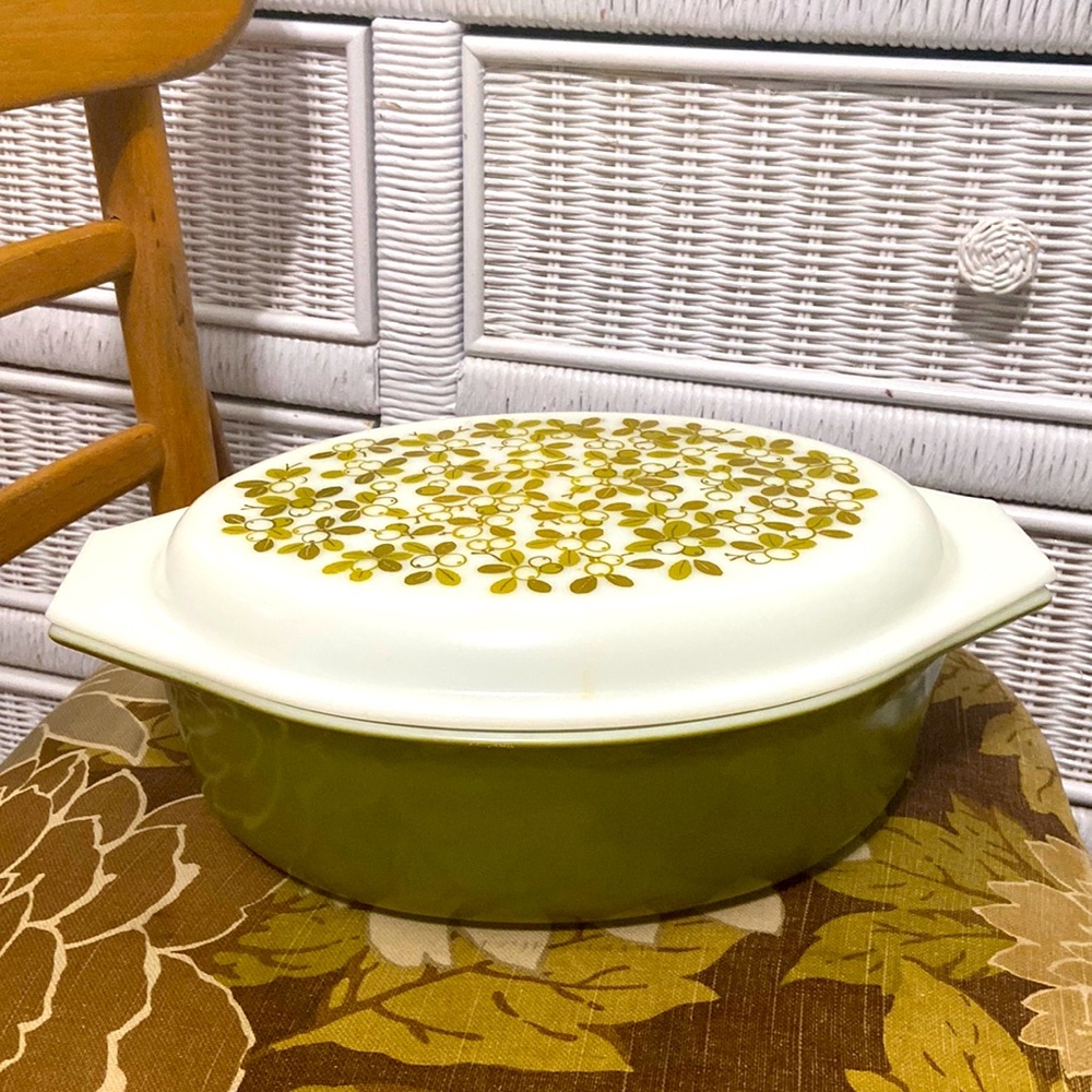 VTG Pyrex Verde Olive Green pattern 2.5 QT w/lid EUC MCM 1967